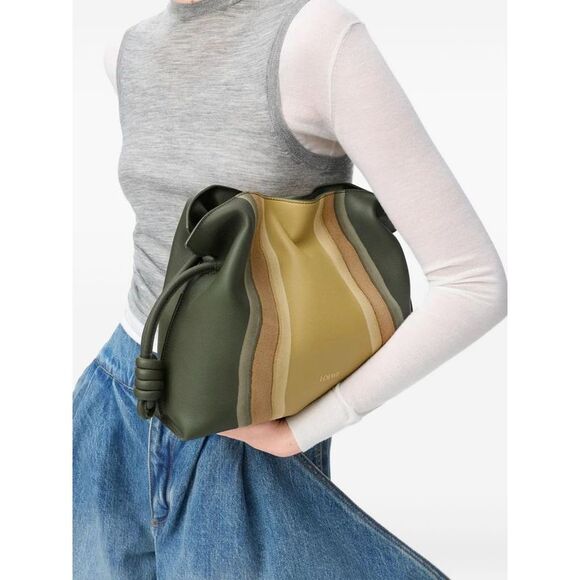 Loewe Women Flamenco Landscape Medium Leather Clutch - Picture 7 of 7